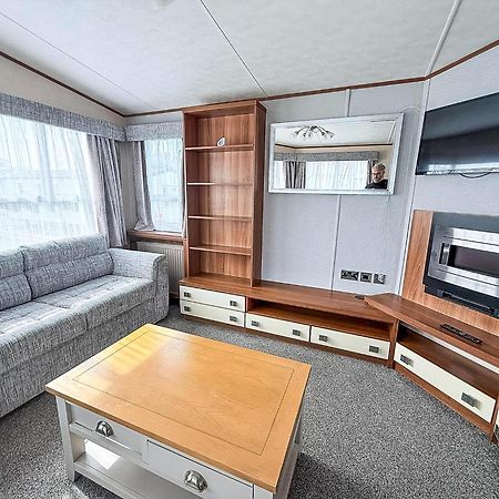 Lovely 8 Berth Caravan At Sunnydale In Lincolnshire Ref 35239S Louth  Buitenkant foto