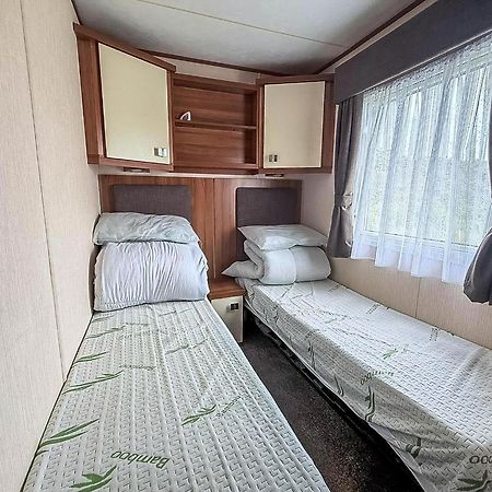 Lovely 8 Berth Caravan At Sunnydale In Lincolnshire Ref 35239S Louth  Buitenkant foto