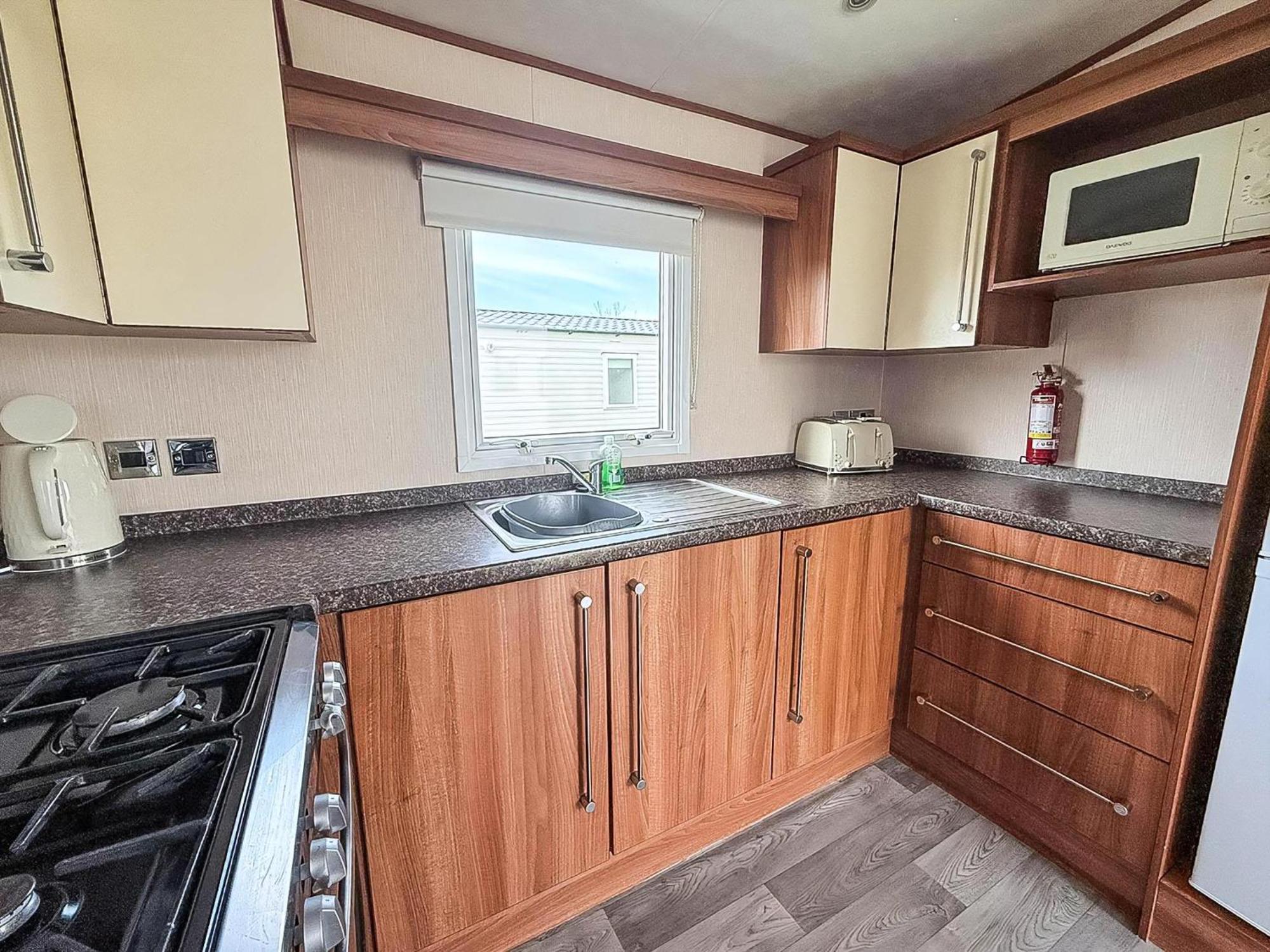 Lovely 8 Berth Caravan At Sunnydale In Lincolnshire Ref 35239S Louth  Buitenkant foto