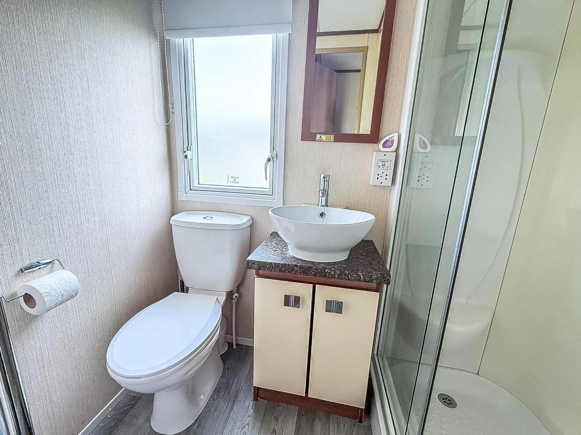 Lovely 8 Berth Caravan At Sunnydale In Lincolnshire Ref 35239S Louth  Buitenkant foto